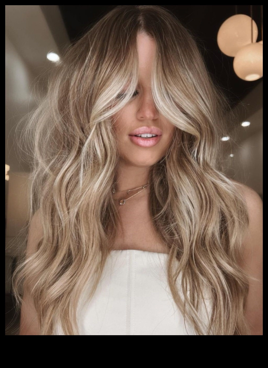 Skrejceļam gatavas drosmīgas un brunetes frizūras, lai izteiktu paziņojumu 9 Gatavs skrejceļš: modernas brunešu frizūras