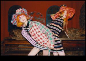 DIY apģērbi un aksesuāri, iedvesmojoties no popkultūras ikonām